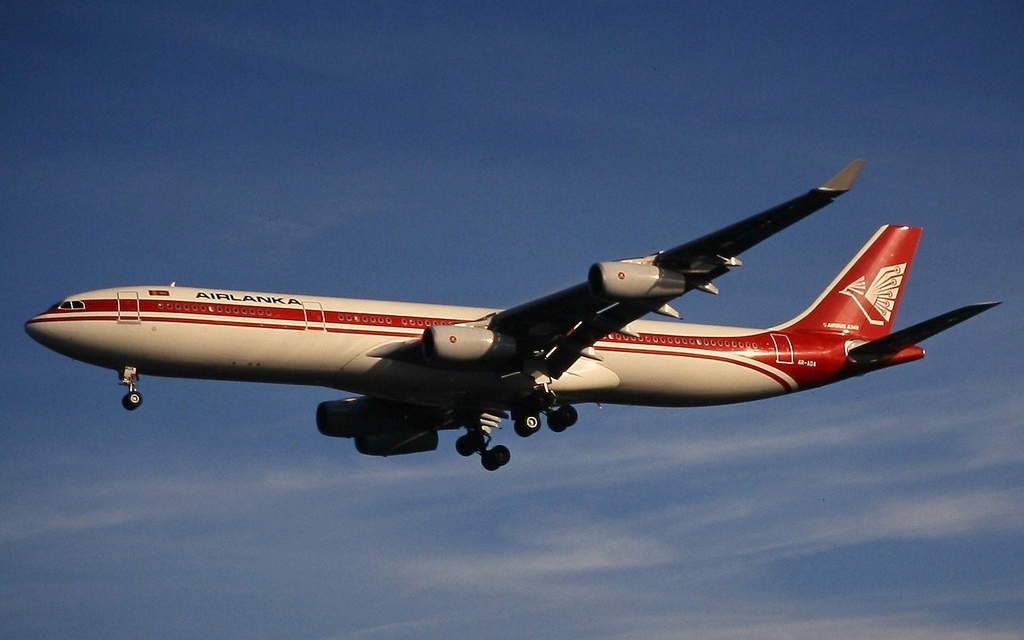 Photo of Srilankan Airlines 4R-ADA, Airbus A340-300