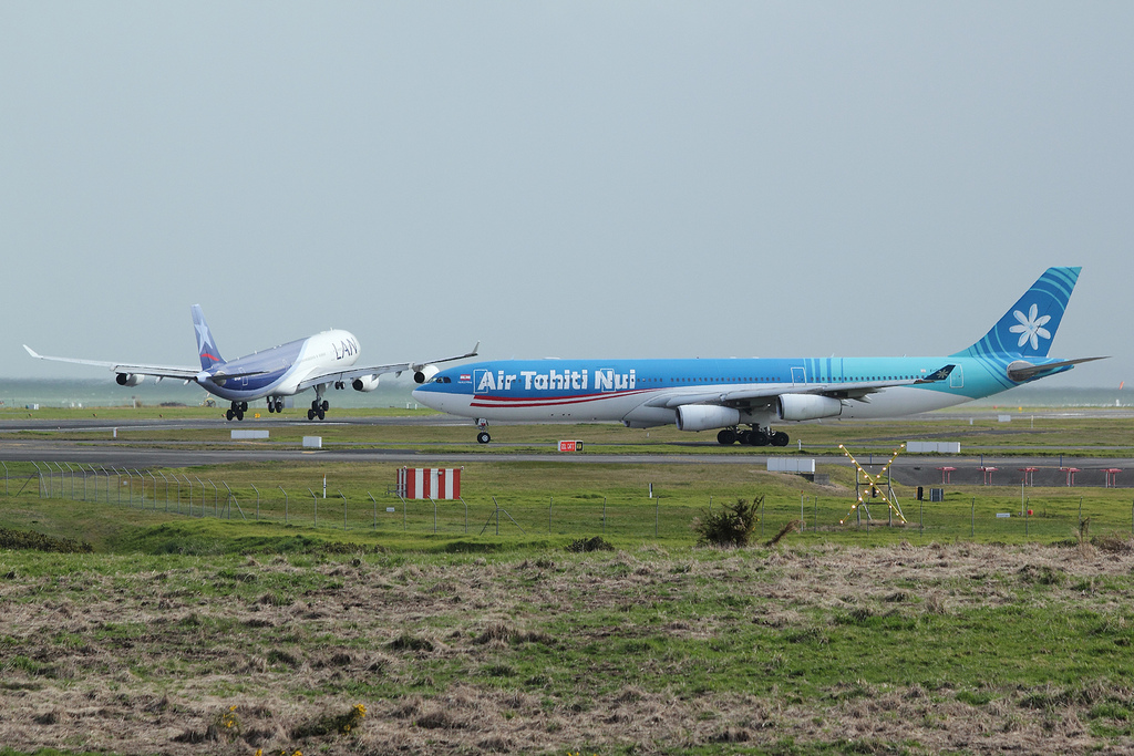 Photo of  CC-CQF, Airbus A340-300