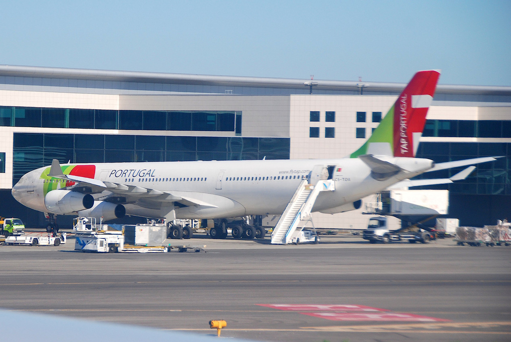 Photo of TAP Air Portugal CS-TOA, Airbus A340-300