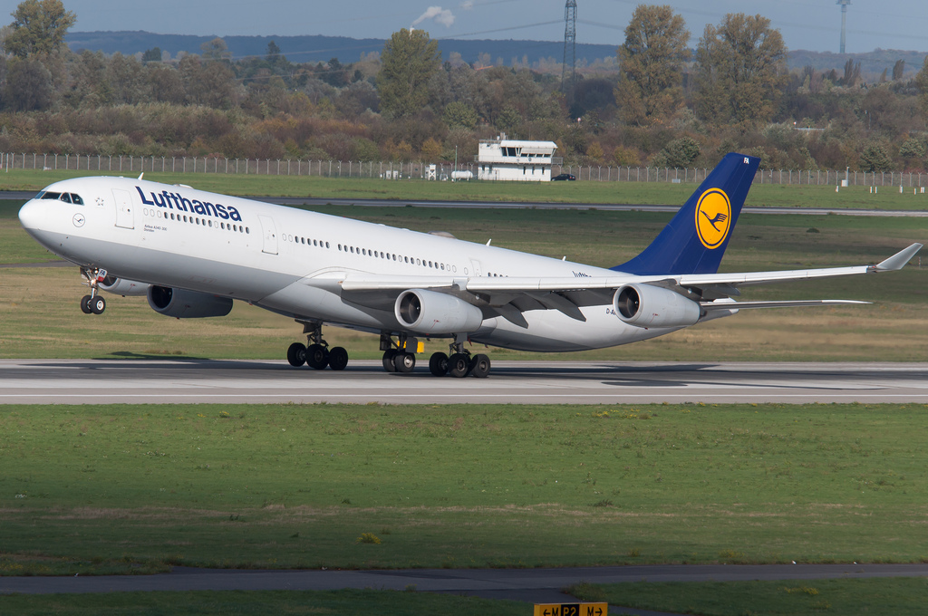 Photo of Lufthansa D-AIFA, Airbus A340-300