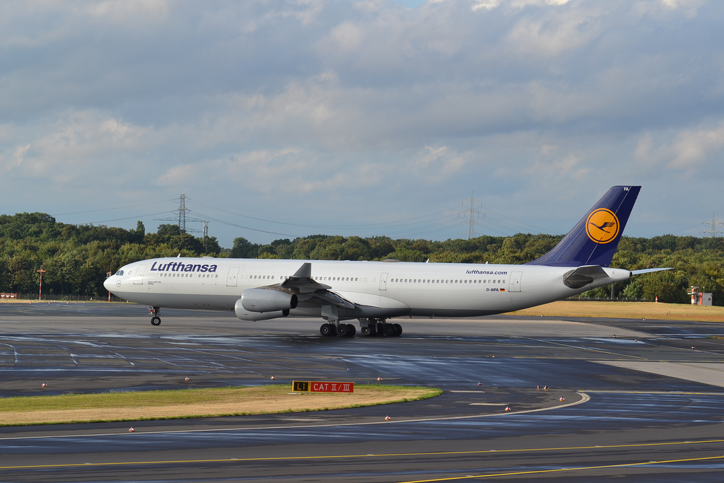 Photo of Lufthansa D-AIFA, Airbus A340-300