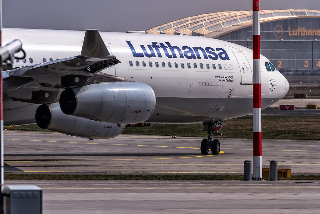 Photo of Lufthansa D-AIFC, Airbus A340-300