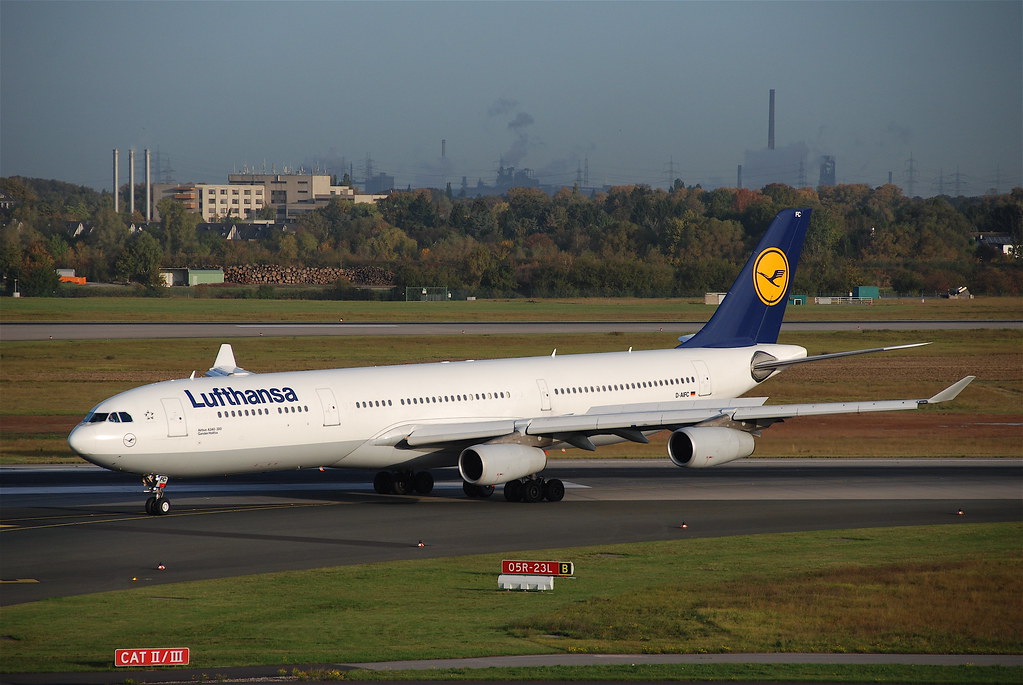 Photo of Lufthansa D-AIFC, Airbus A340-300