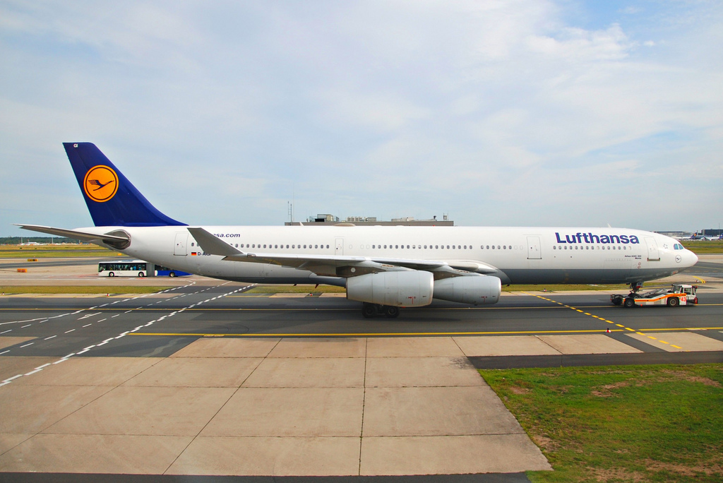 Photo of Lufthansa D-AIGI, Airbus A340-300
