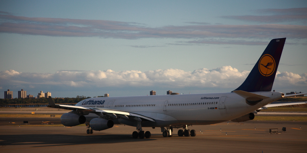 Photo of Lufthansa D-AIGM, Airbus A340-300