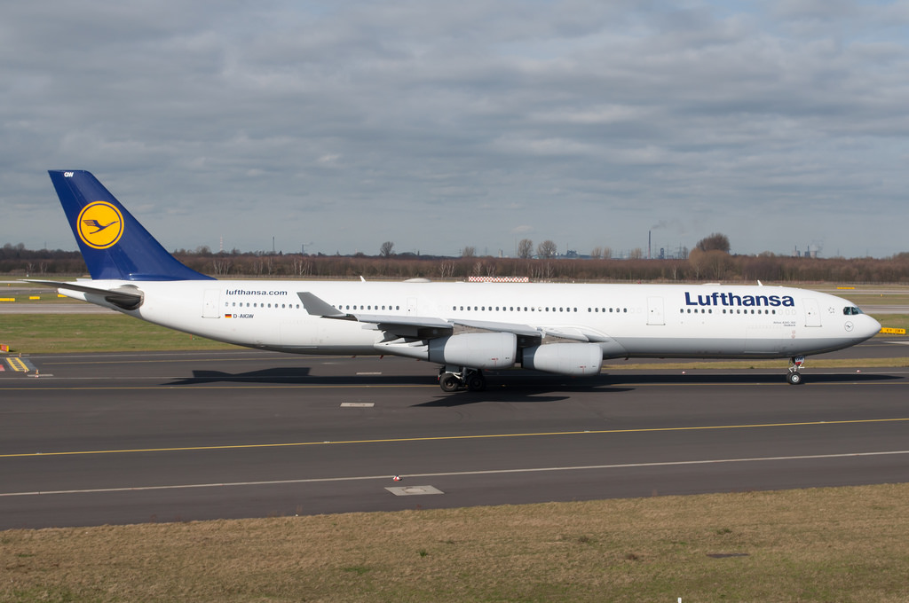 Photo of Lufthansa D-AIGW, Airbus A340-300