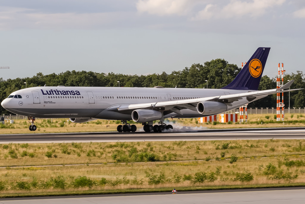 Photo of Lufthansa D-AIGZ, Airbus A340-300