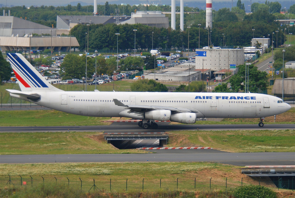 Photo of Air France F-GLZI, Airbus A340-300