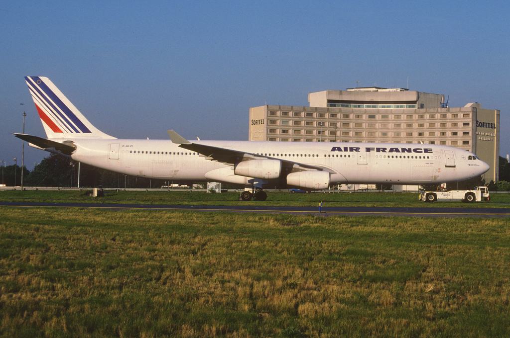 Photo of Air France F-GLZI, Airbus A340-300