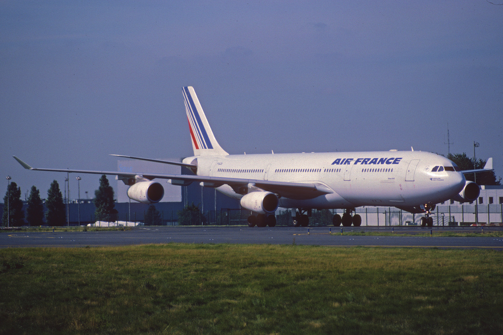 Photo of Air France F-GLZO, Airbus A340-300