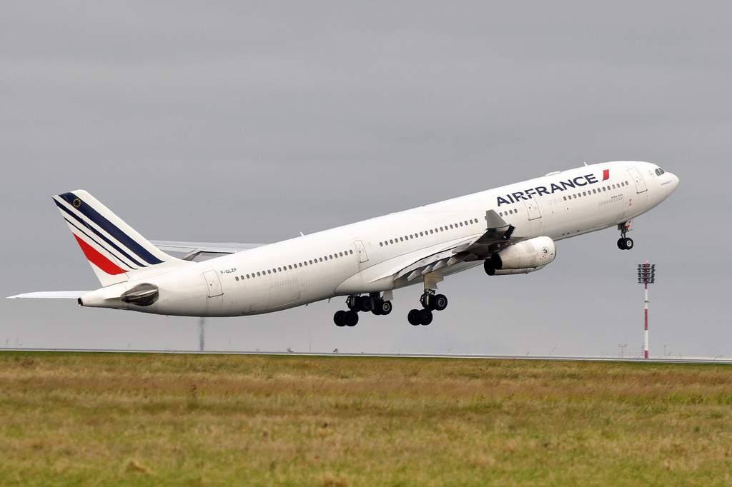 Photo of Air France F-GLZP, Airbus A340-300