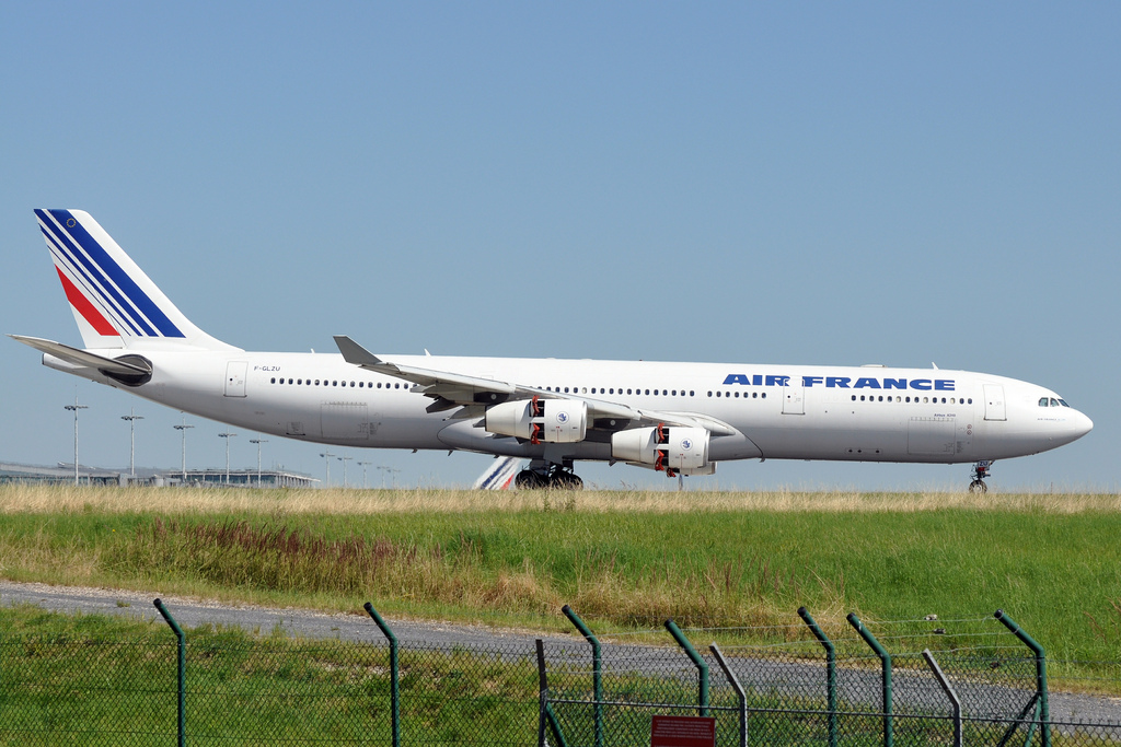 Photo of Air France F-GLZU, Airbus A340-300