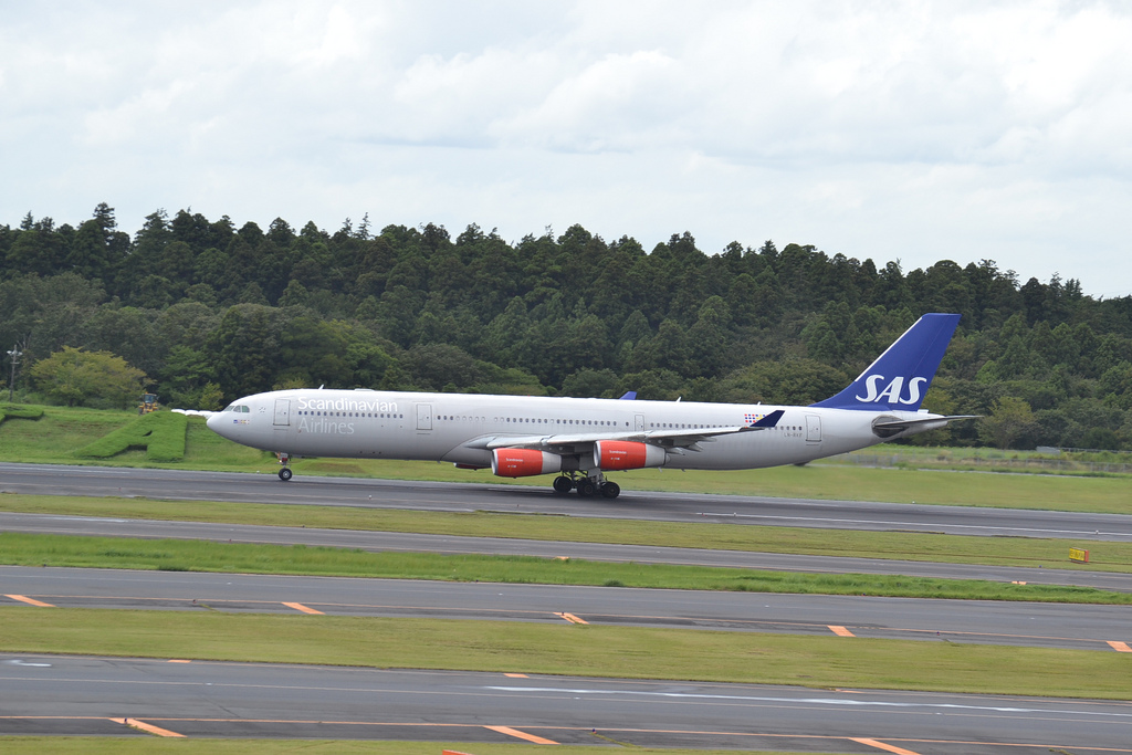 Photo of SAS Scandinavian Airlines LN-RKF, Airbus A340-300