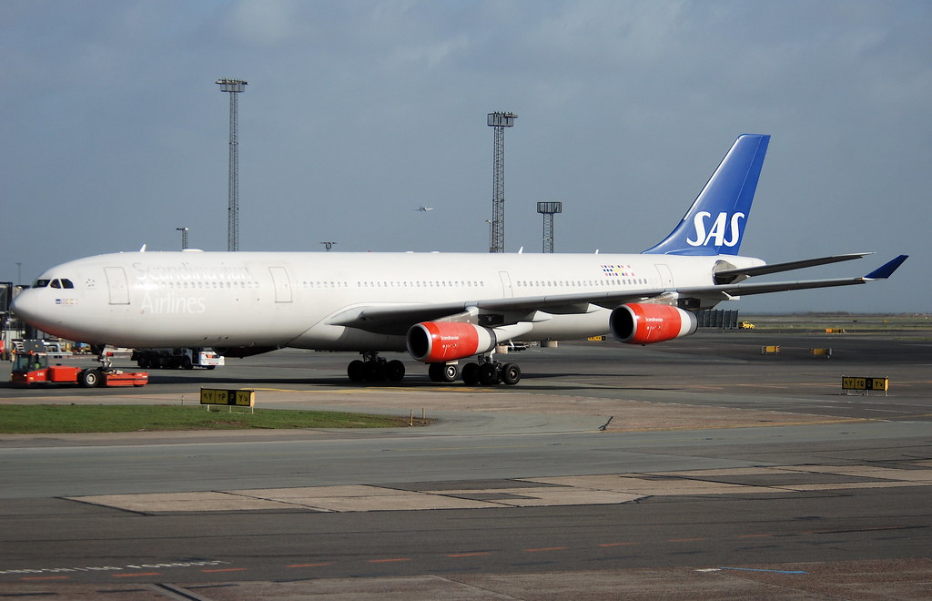 Photo of SAS Scandinavian Airlines LN-RKG, Airbus A340-300