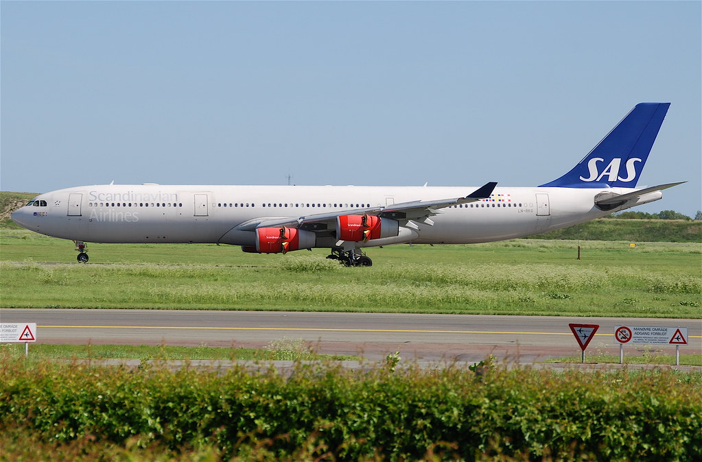Photo of SAS Scandinavian Airlines LN-RKG, Airbus A340-300