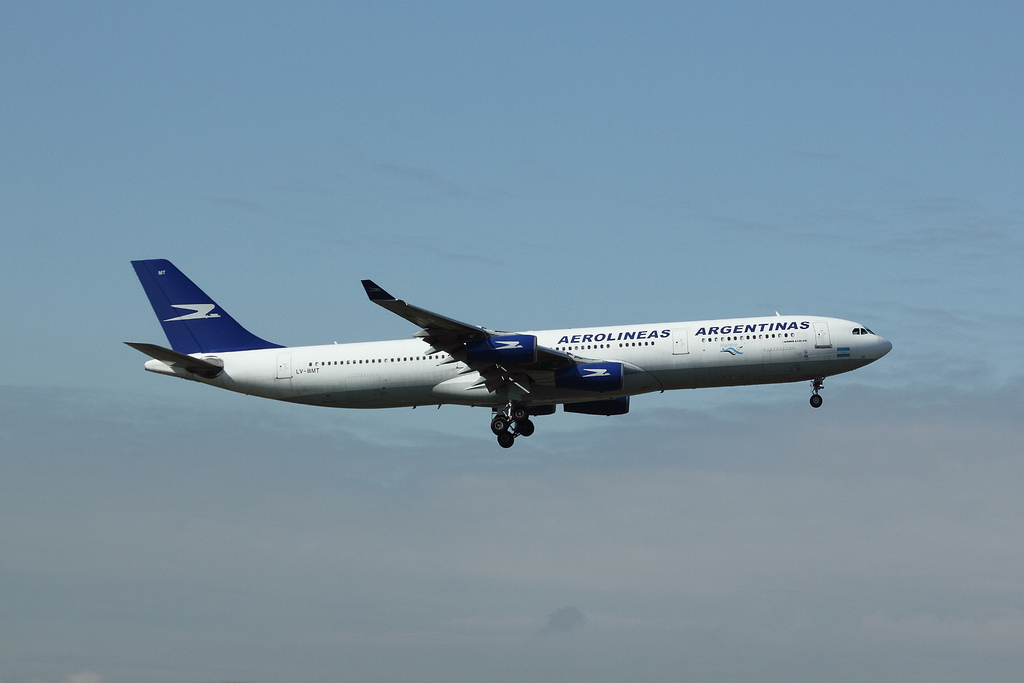 Photo of Aerolineas Argentinas LV-BMT, Airbus A340-300