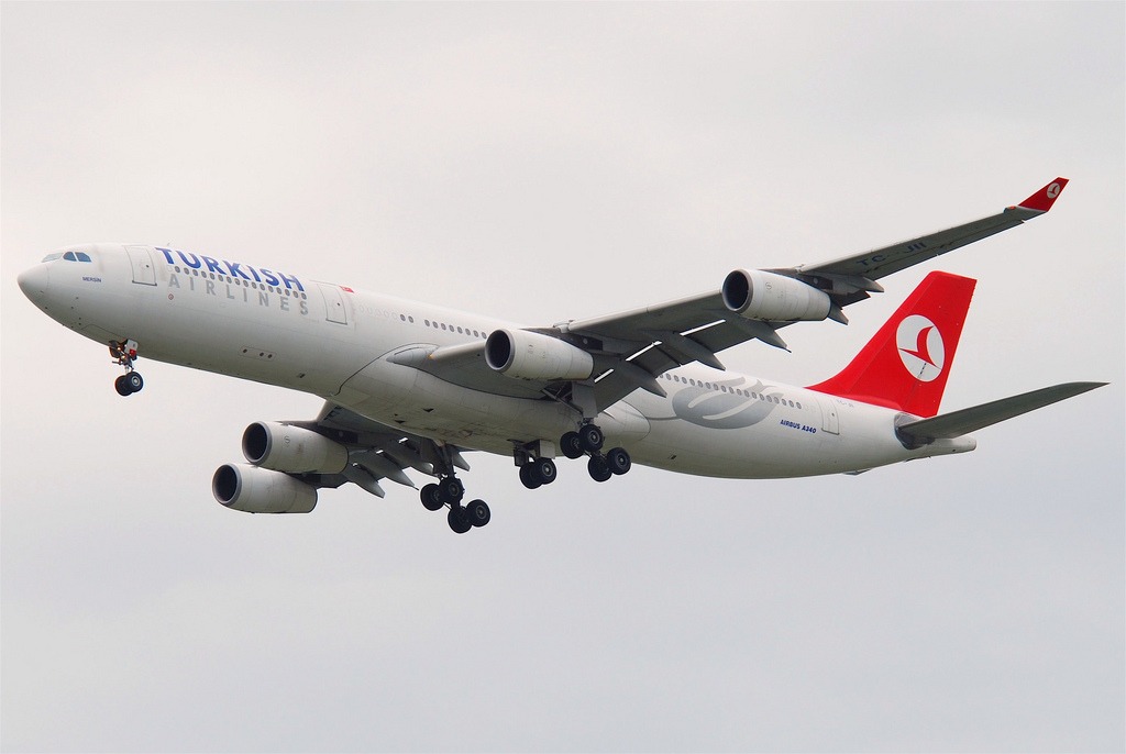 Photo of THY Turkish Airlines TC-JII, Airbus A340-300