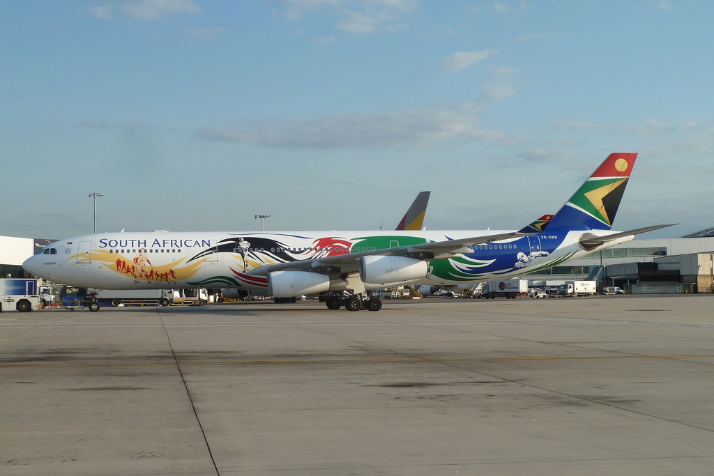 Photo of SAA South African Airways ZS-SXD, Airbus A340-300