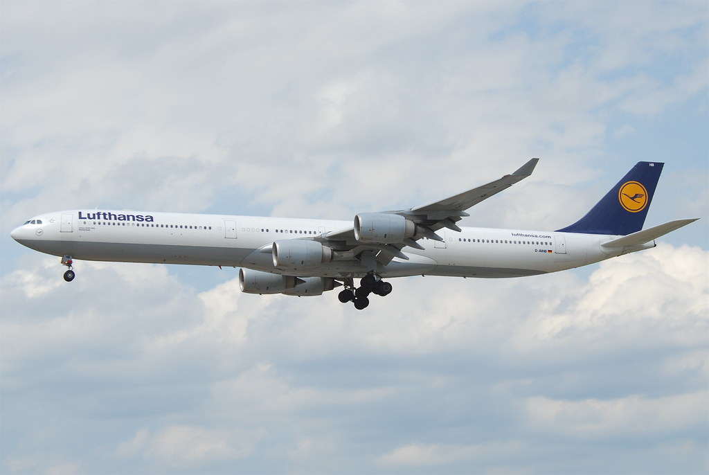 Photo of Lufthansa D-AIHB, Airbus A340-600