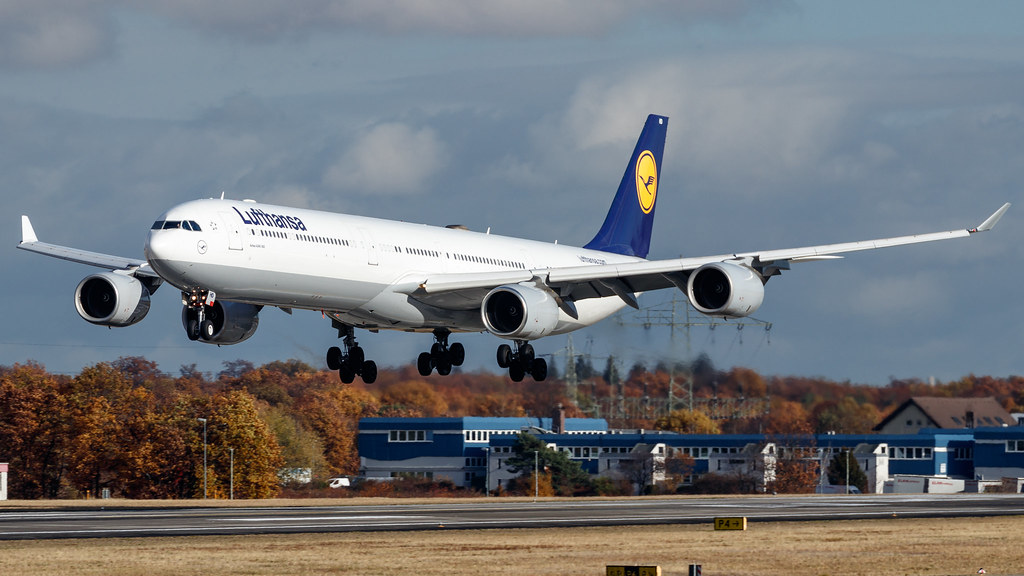 Photo of Lufthansa D-AIHD, Airbus A340-600