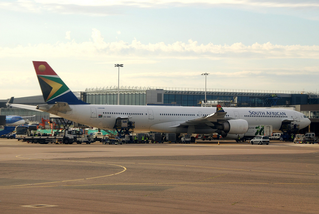 Photo of SAA South African Airways ZS-SNE, Airbus A340-600