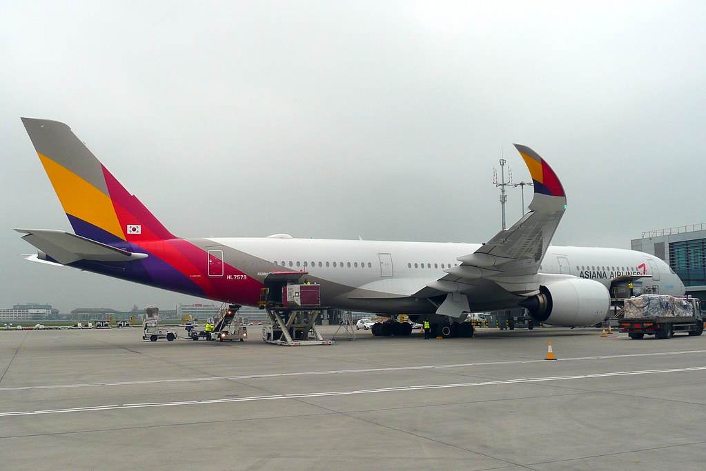 Photo of Asiana Airlines HL7579, Airbus A350-900