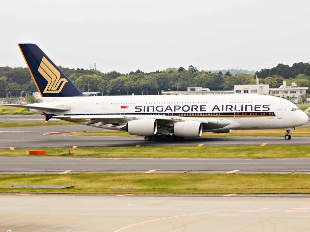 Photo of Singapore Airlines 9V-SKR, Airbus A380-800