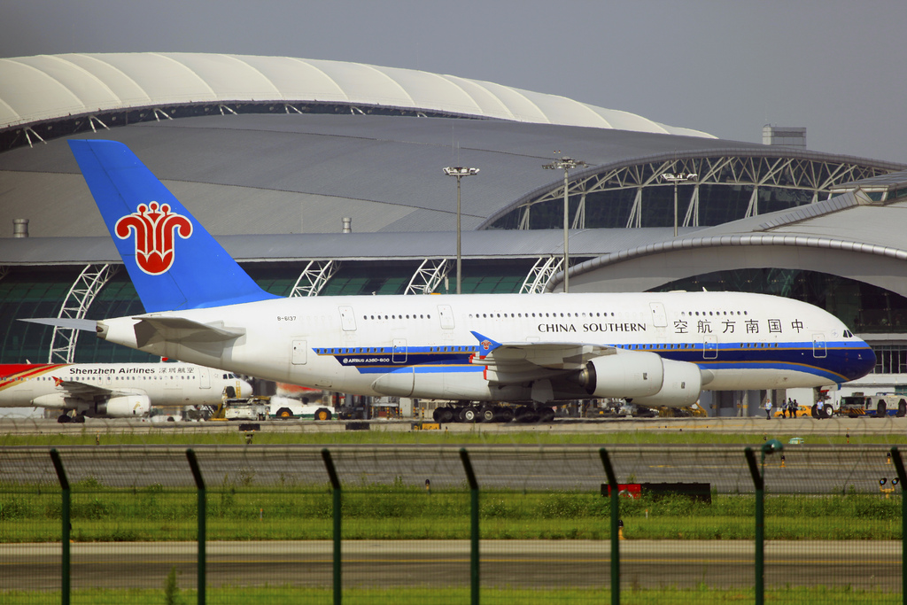 Photo of China Southern Airlines B-6137, Airbus A380-800