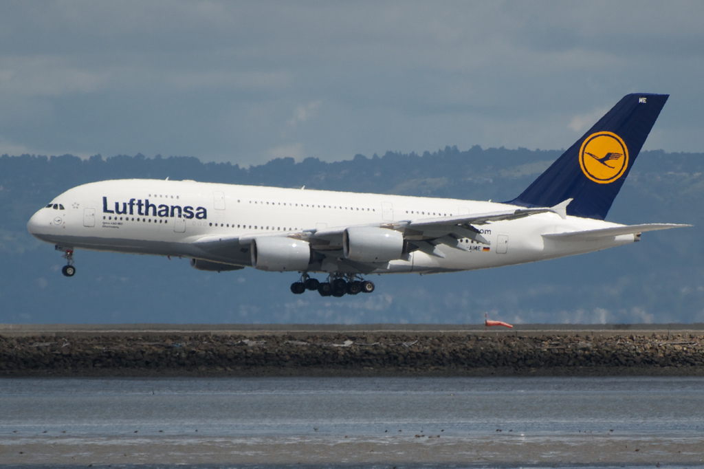 Photo of Lufthansa D-AIMD, Airbus A380-800