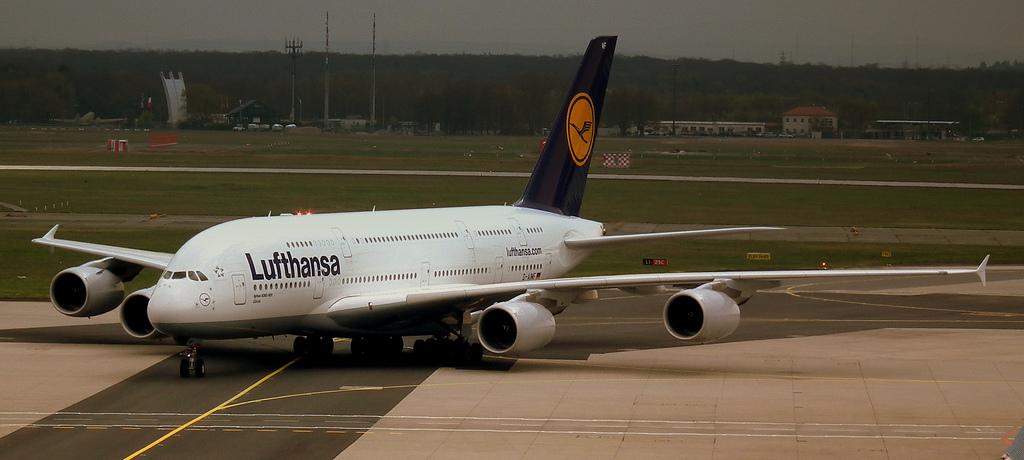 Photo of Lufthansa D-AIMF, Airbus A380-800