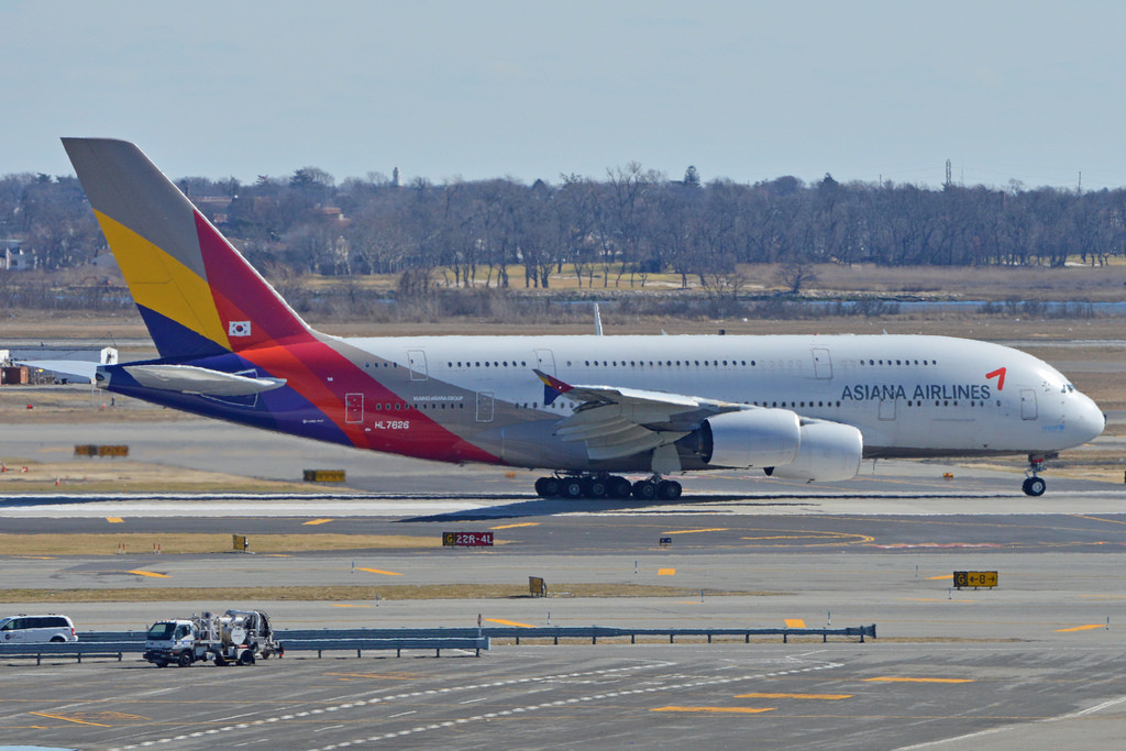 Photo of Asiana Airlines HL7626, Airbus A380-800