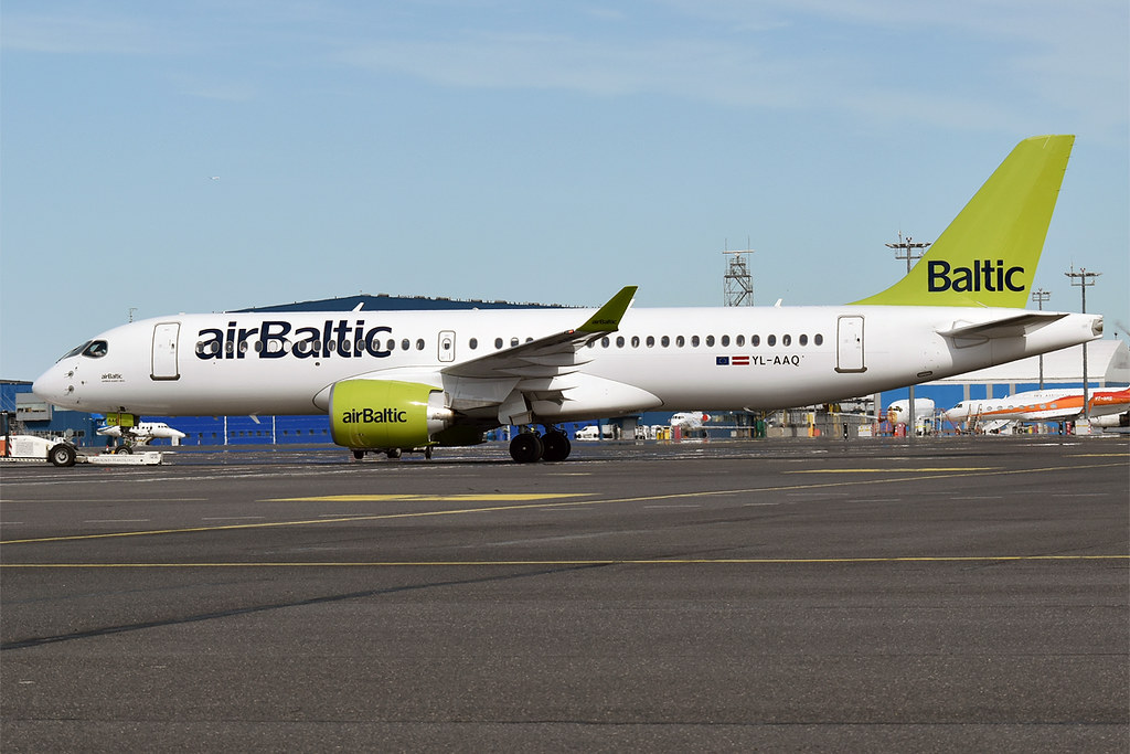 Photo of Air Baltic YL-AAQ, Airbus A220-300