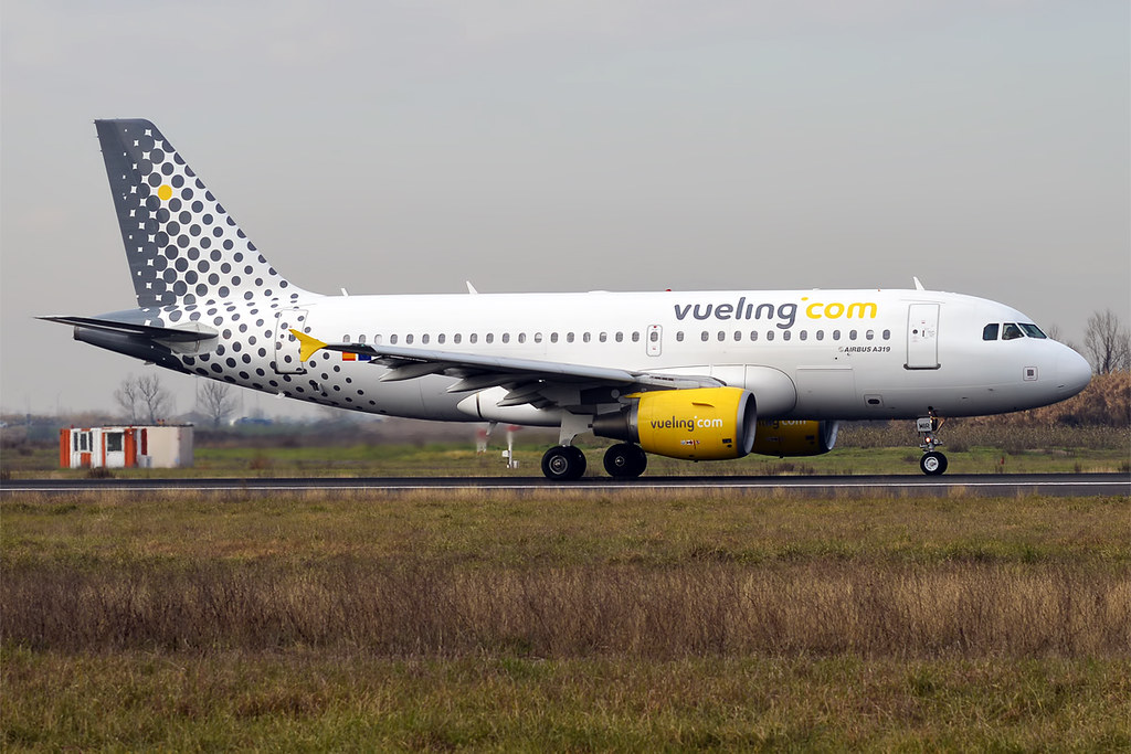Photo of Vueling EC-MIR, Airbus A319