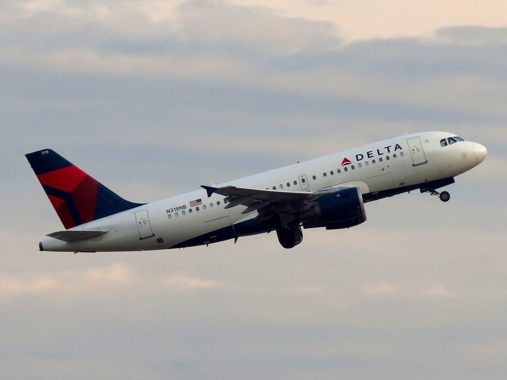 Photo of Delta Airlines N318NB, Airbus A319