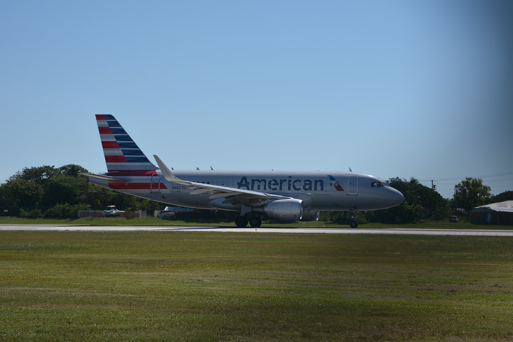 Photo of American Airlines N8027D, Airbus A319