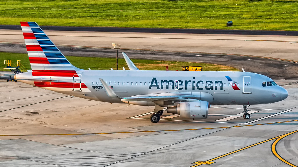 Photo of American Airlines N9021H, Airbus A319