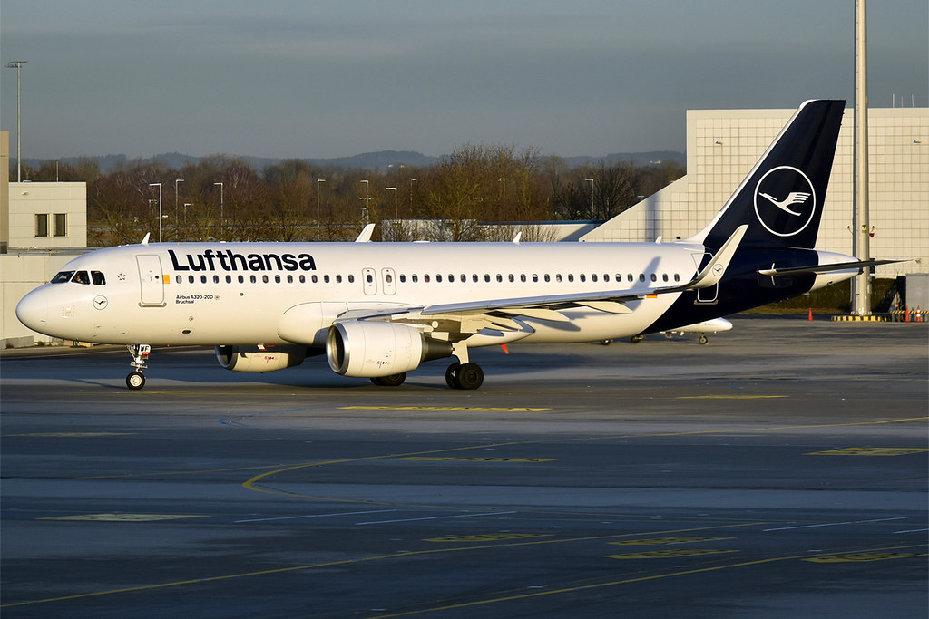 Photo of Lufthansa D-AIWF, Airbus A320
