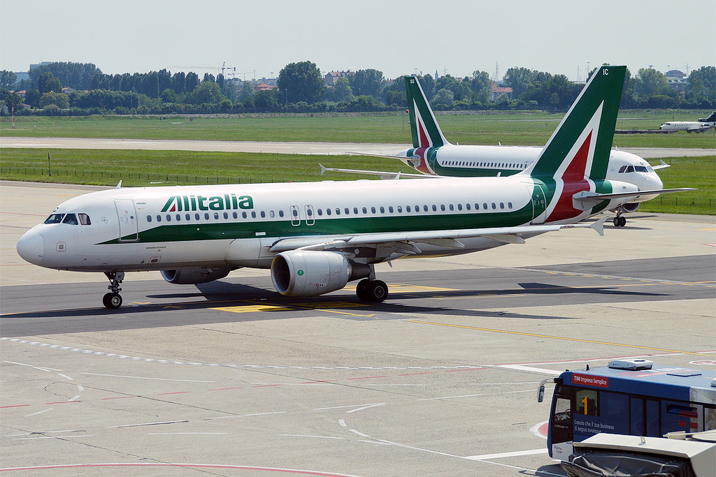Photo of Alitalia EI-EIC, Airbus A320
