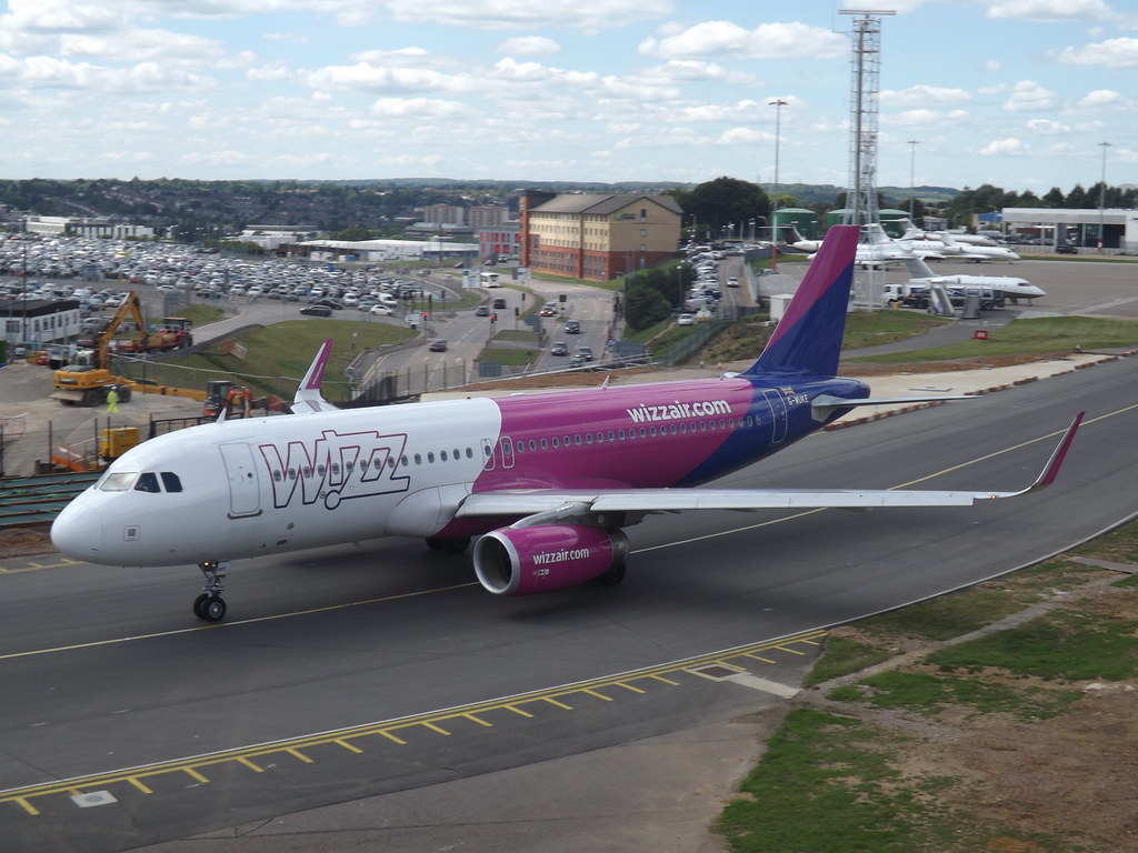 Photo of Wizz Air UK G-WUKE, Airbus A320