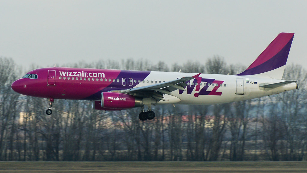 Photo of Wizz Air HA-LWM, Airbus A320