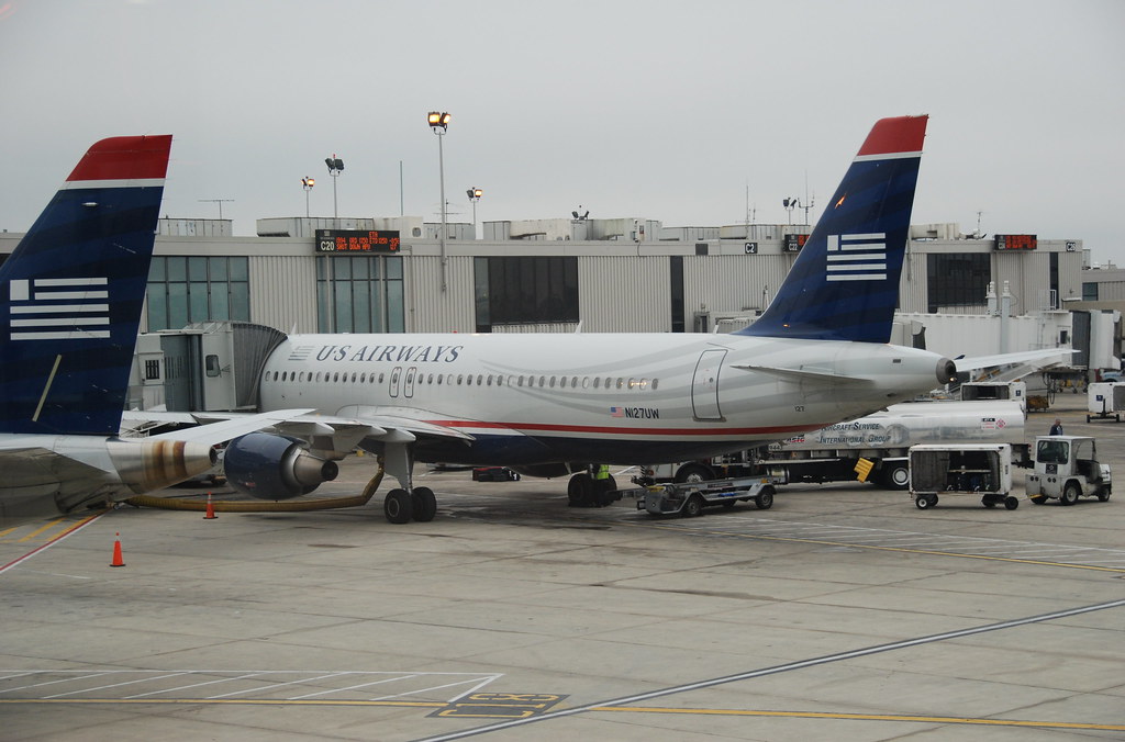 Photo of American Airlines N127UW, Airbus A320