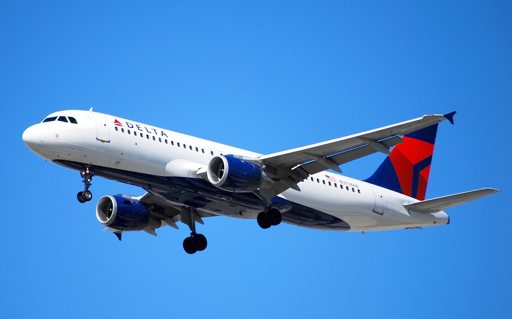 Photo of Delta Airlines N372NW, Airbus A320