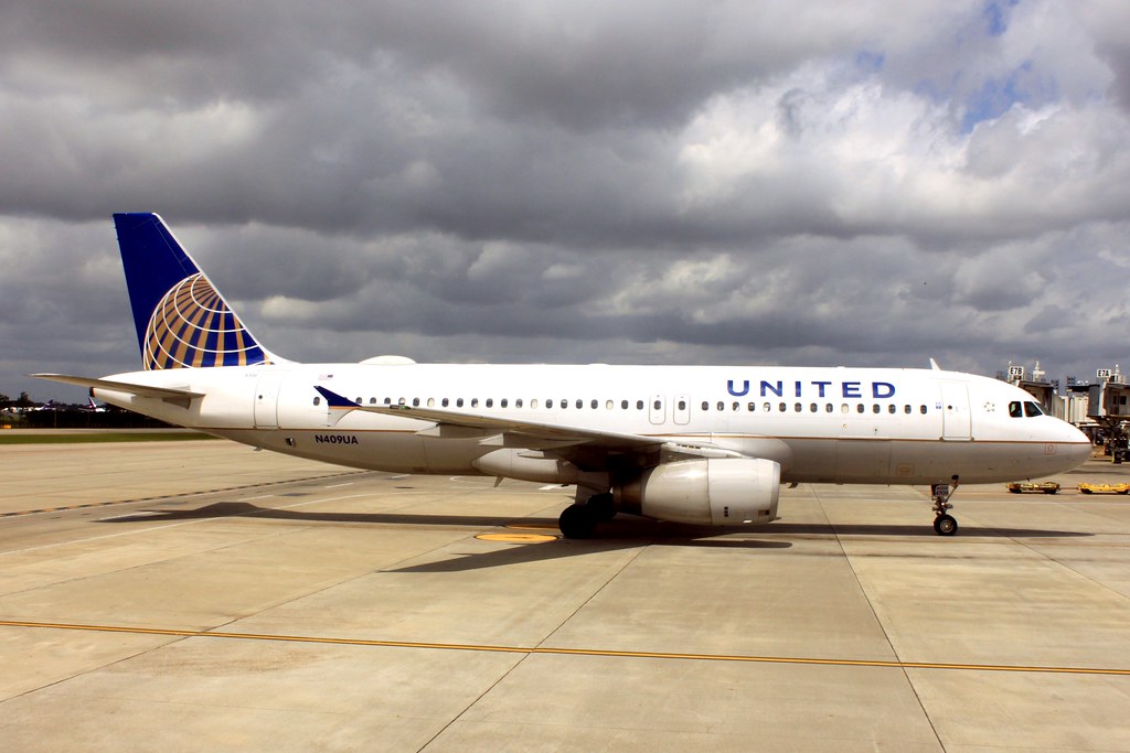 Photo of United N409UA, Airbus A320