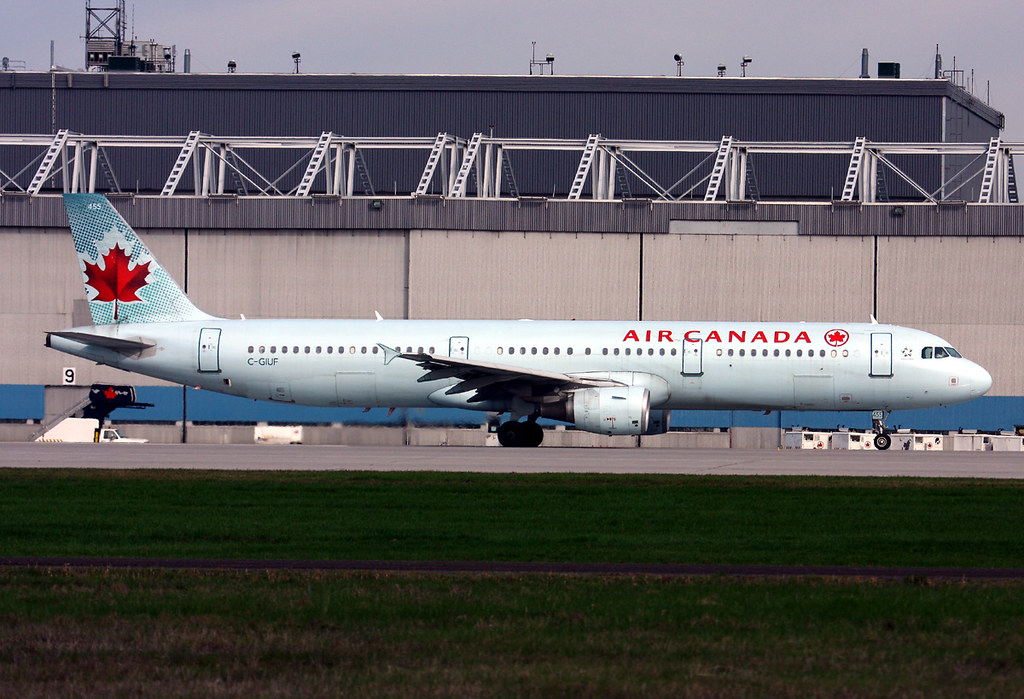 Photo of Air Canada C-GIUF, Airbus A321