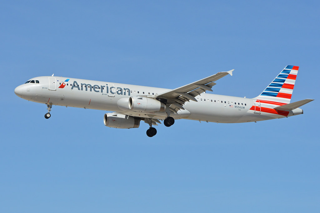 Photo of American Airlines N556UW, Airbus A321