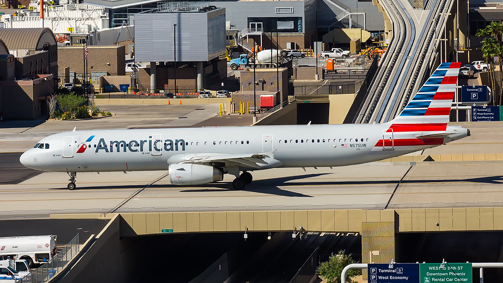 Photo of American Airlines N575UW, Airbus A321