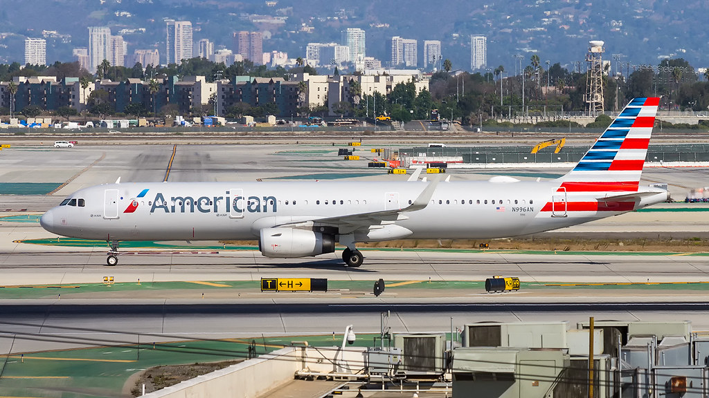 Photo of American Airlines N996AN, Airbus A321