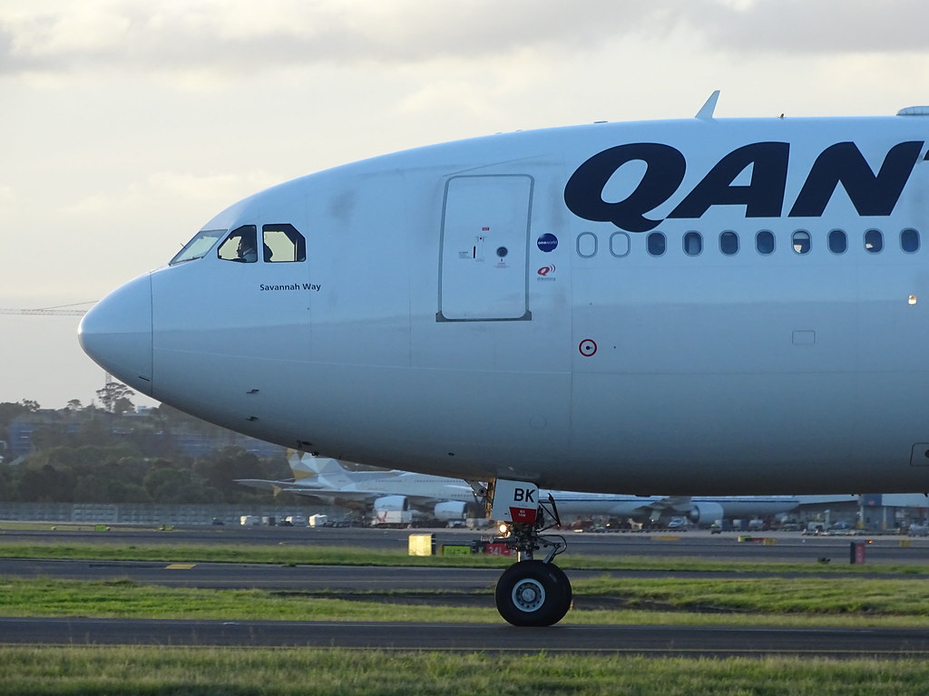 Photo of Qantas VH-EBK, Airbus A330-200
