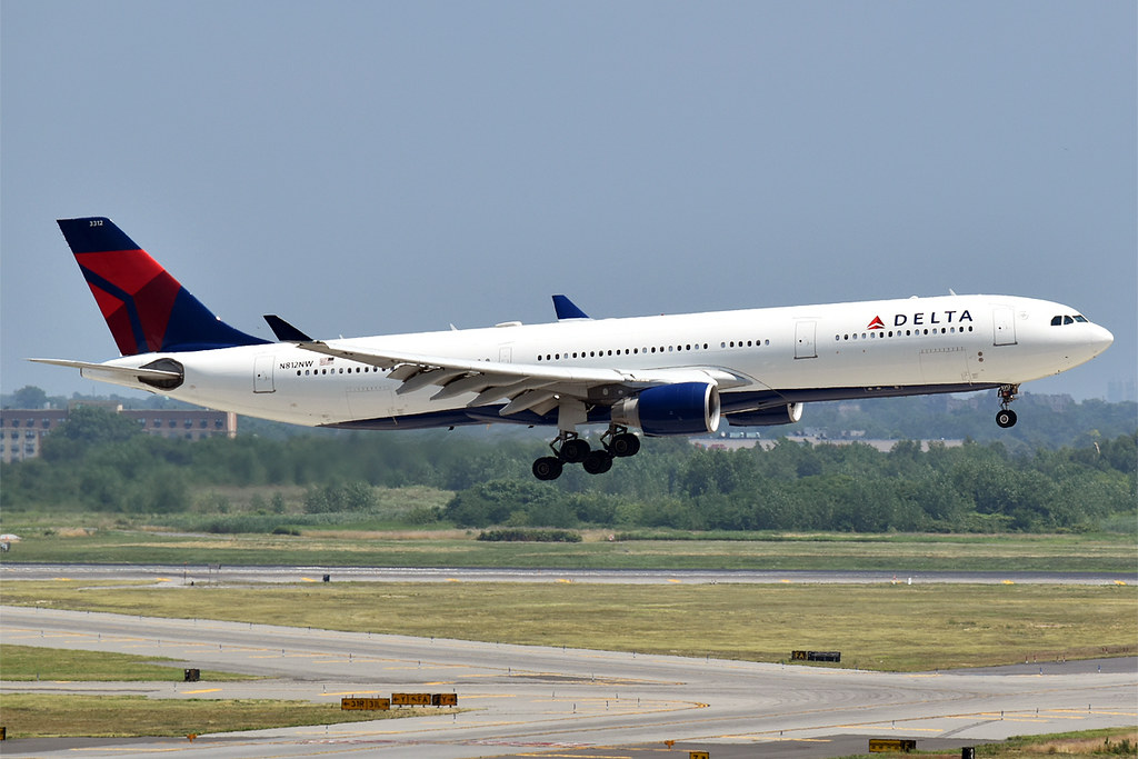Photo of Delta Airlines N812NW, Airbus A330-300