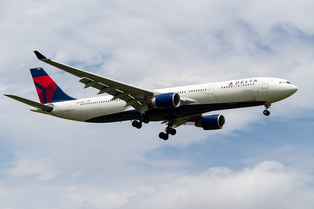 Photo of Delta Airlines N819NW, Airbus A330-300